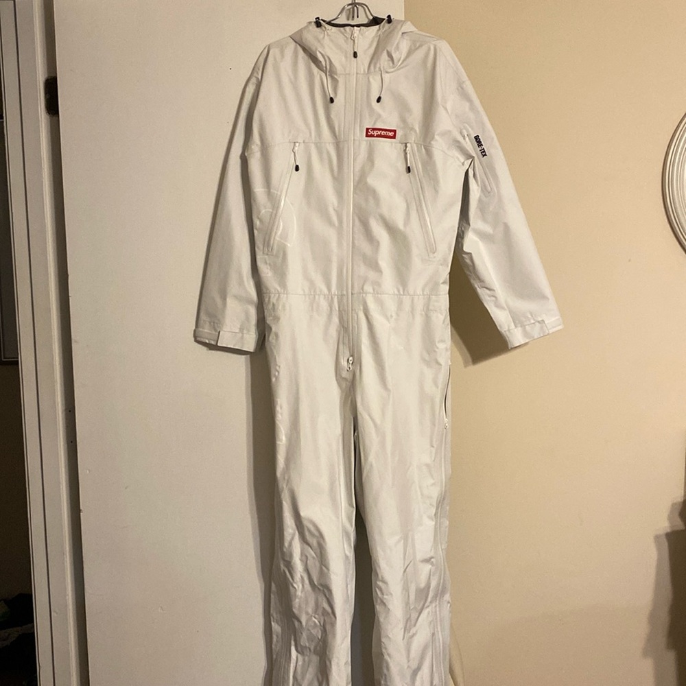 SUPREME x GoreTex PACELITE suit. Size small.